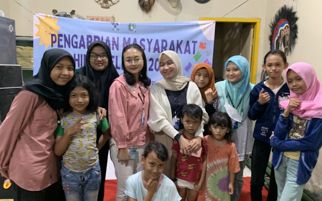 Menjunjung tinggi nilai-nilai pengabdian, Himpunan Mahasiswa Teknik Telekomunikasi hadir untuk masyarakat sekitar melalui kegiatan pengabdian yang bermanfaat